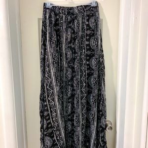 Billabong Black and White Maxi Skirt